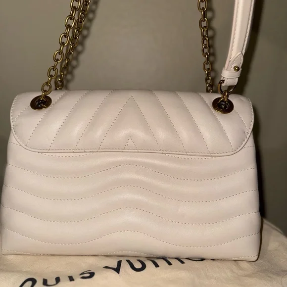 Louis Vuitton New Wave GM Chain Bag in Cream - Picture 9 of 16